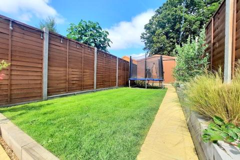 13 Staveley Road, Ashford, TW15 1TF