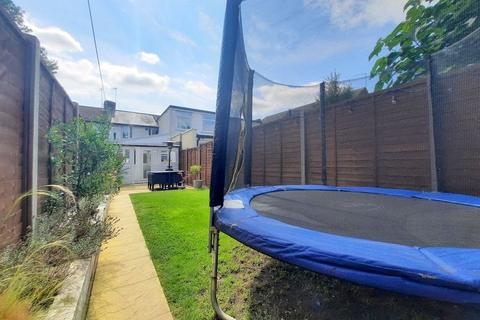 13 Staveley Road, Ashford, TW15 1TF