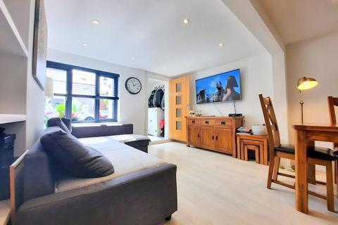 13 Staveley Road, Ashford, TW15 1TF