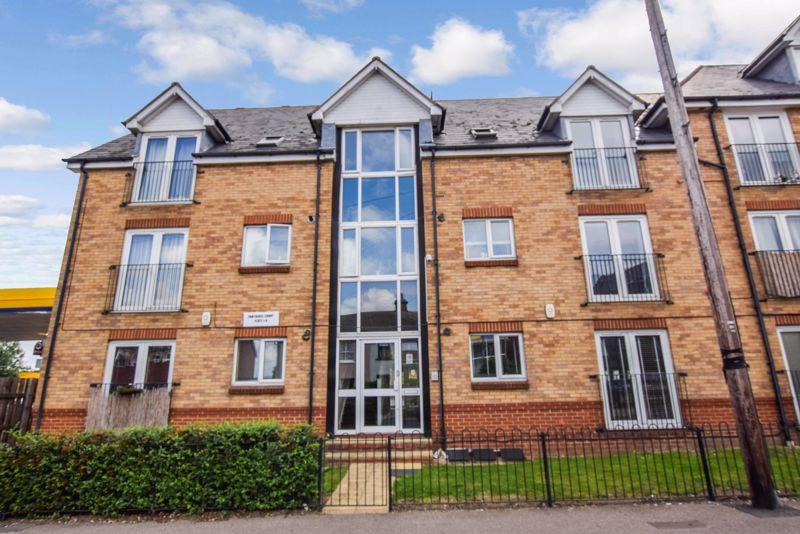 Southend Road, StanfordLeHope 2 bed ground floor flat £195,000