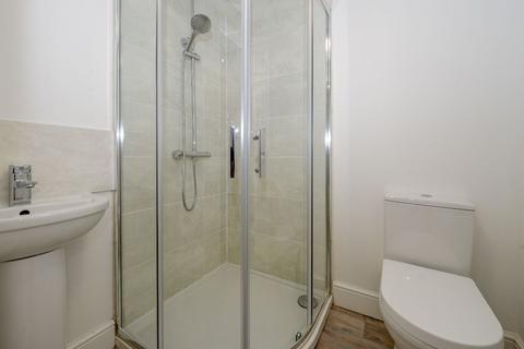 undefined, Liverpool L6