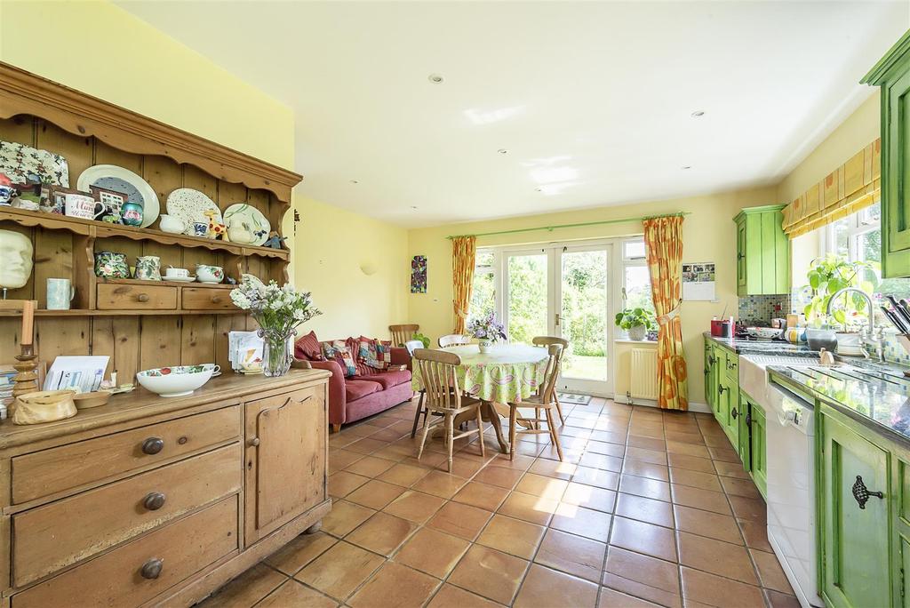 Dalkeith Road, Harpenden 5 bed detached house £1,550,000