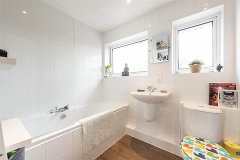 10 Barrons Row, Harpenden, AL5 1SD