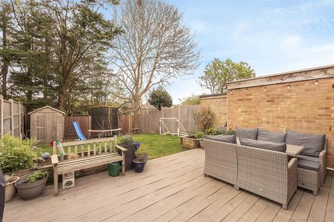 10 Barrons Row, Harpenden, AL5 1SD