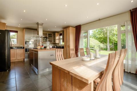 Monktons The Street, Mortimer, Reading, RG7 3PE