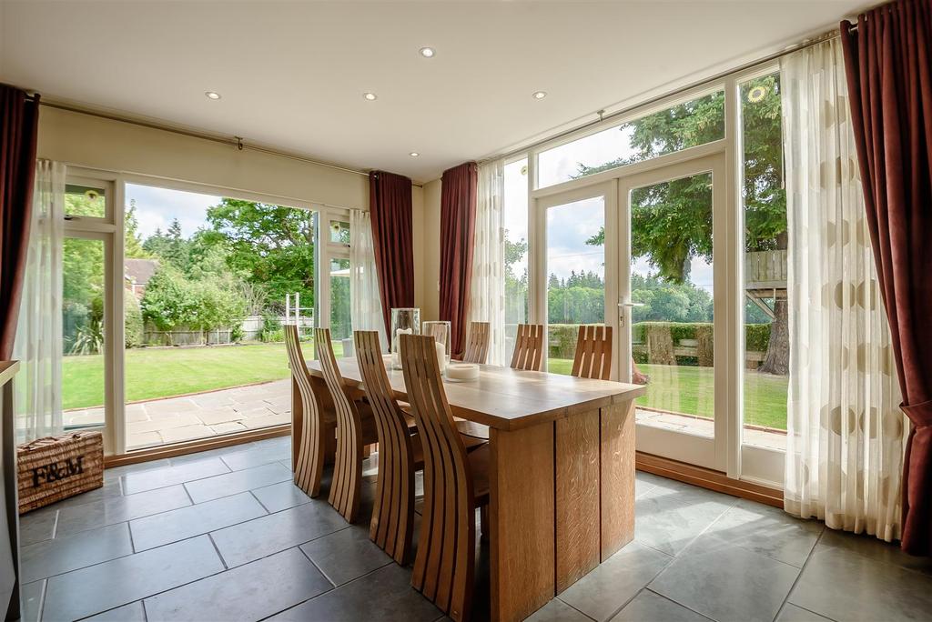 Kitchen / Breakfast Room-interior04.jpg