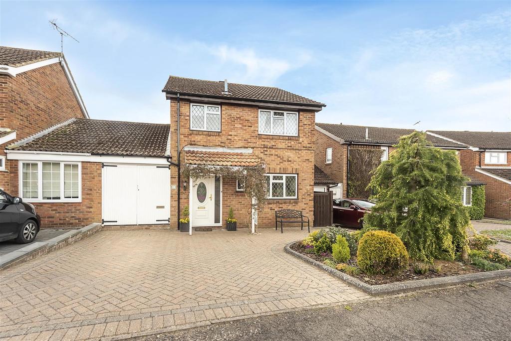 Welbeck Rise, Harpenden 3 bed link detached house £600,000