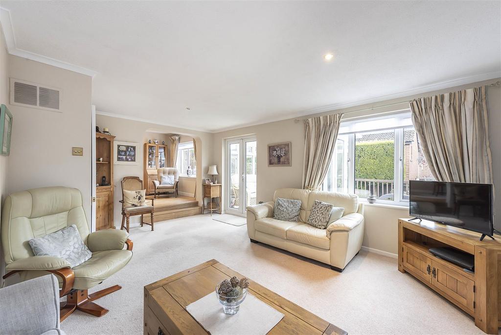 Welbeck Rise, Harpenden 3 bed link detached house £600,000