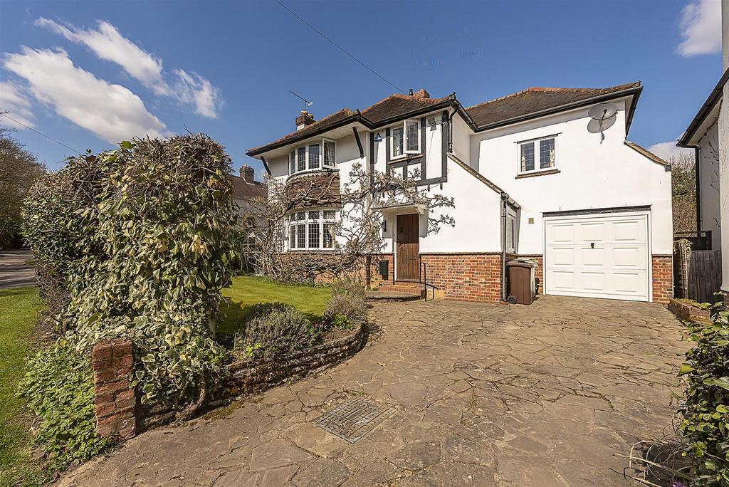 Amenbury Lane, Harpenden 4 bed detached house £1,800,000