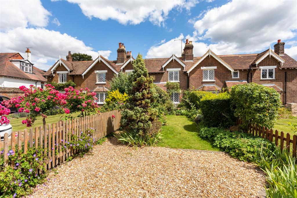 Southdown Road, Harpenden 2 bed terraced house £715,000