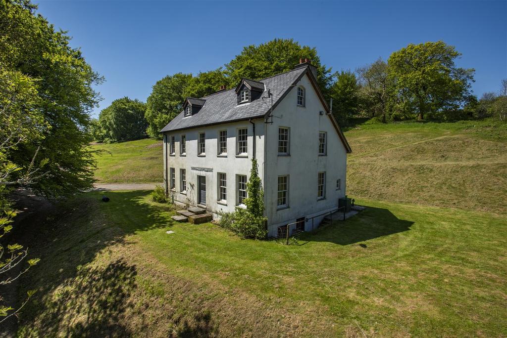 Scorriton, Buckfastleigh 4 bed property with land £1,350,000