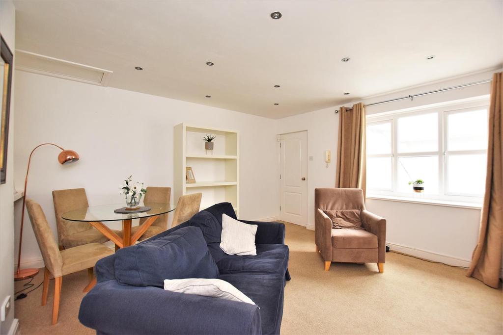 Beckside Court, Fountain Street, Ulverston 2 bed apartment £695 pcm