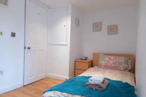 6 Fore Street, Polruan, Fowey, PL23 1PQ