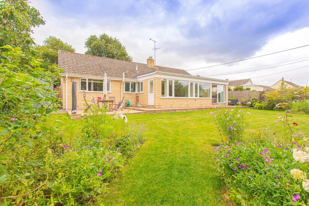 Foxley Road, Malmesbury 3 bed detached bungalow £625,000