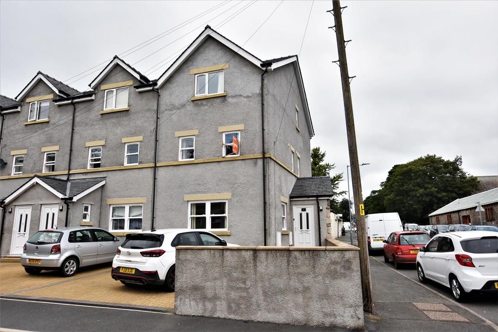 Victoria Road, Ulverston 4 bed townhouse £1,300 pcm (£300 pw)