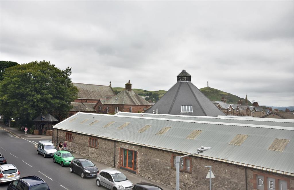 Victoria Road, Ulverston 4 bed townhouse £1,300 pcm (£300 pw)