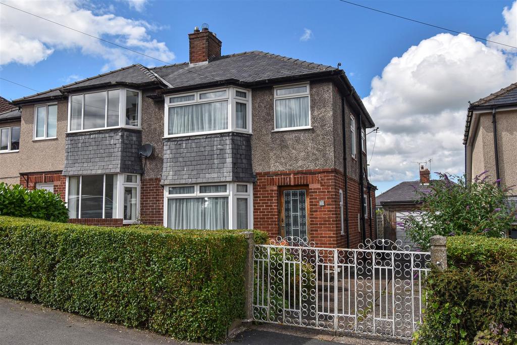 Holme Riggs Avenue, Penrith 3 bed semidetached house £175,000