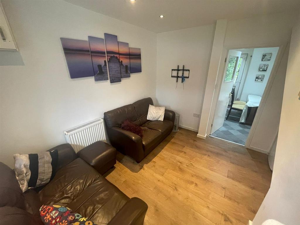 Living room2.jpg