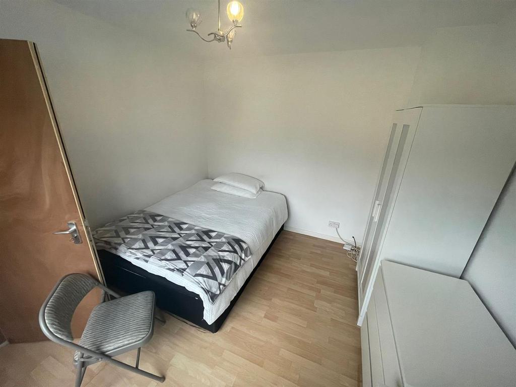 Bed 22.jpg