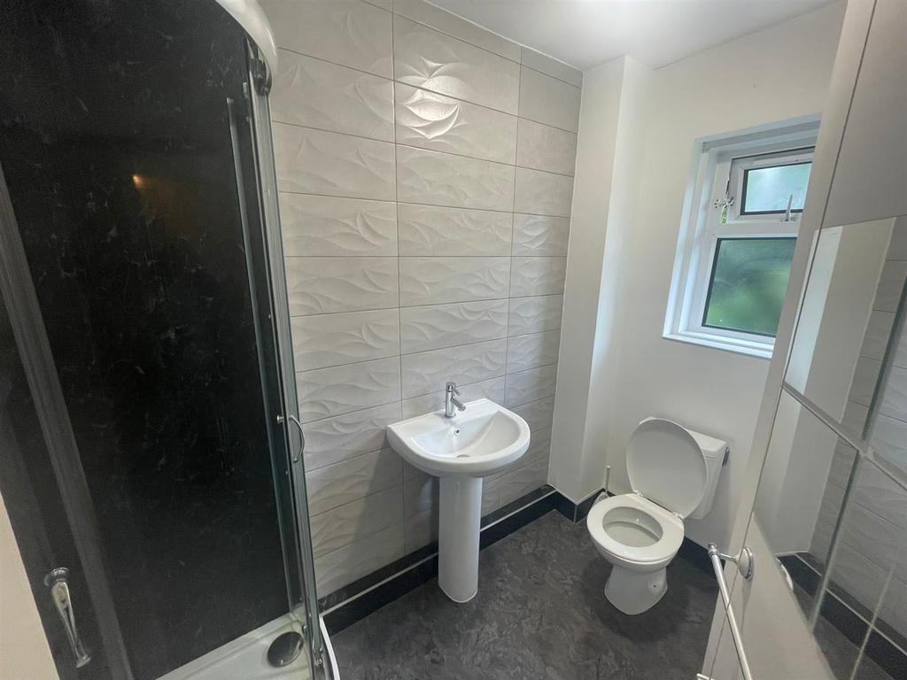 Shower room1.jpg