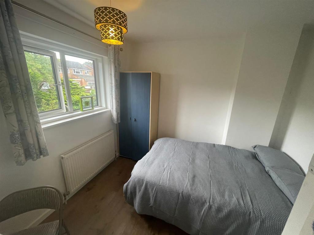 Bed44.jpg