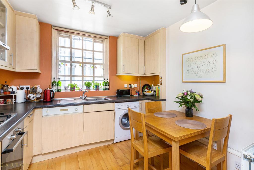 Kitchen (1).jpg