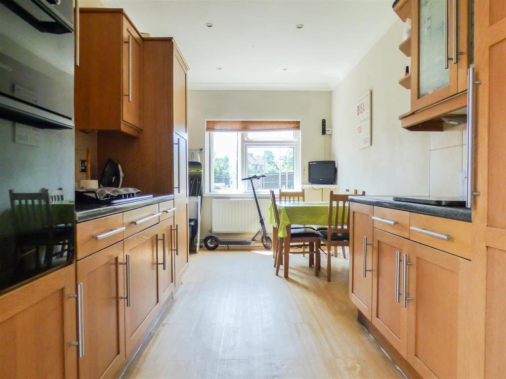 Kitchen/ dining room