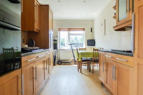 4 Marks Square, Northfleet, Gravesend, DA11 7HU
