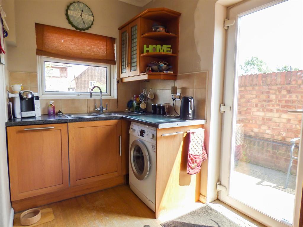 Kitchen/ dining room