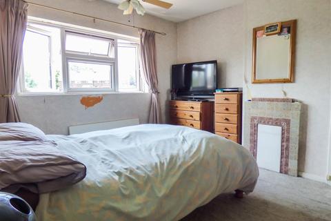 4 Marks Square, Northfleet, Gravesend, DA11 7HU