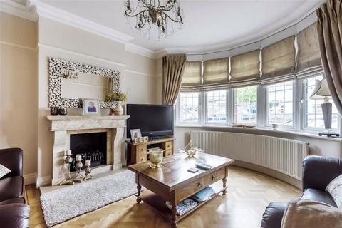 139 Cat Hill, Barnet, EN4 8HR