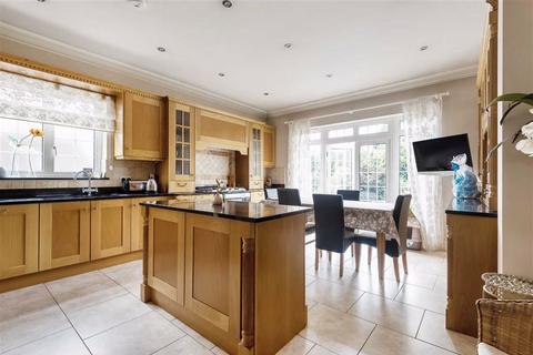 139 Cat Hill, Barnet, EN4 8HR