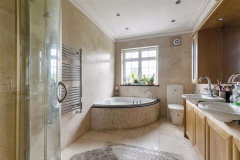 139 Cat Hill, Barnet, EN4 8HR