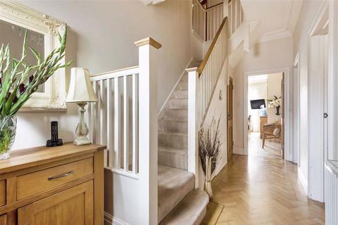 139 Cat Hill, Barnet, EN4 8HR