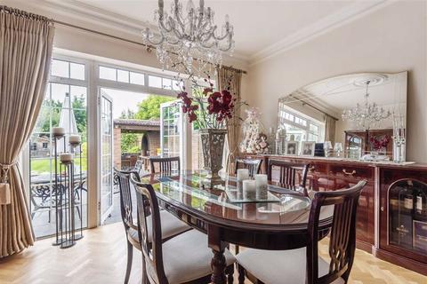 139 Cat Hill, Barnet, EN4 8HR