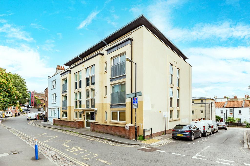 Bath Buildings, Montpelier, Bristol, BS6 2 bed apartment £259,500