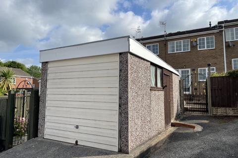 2 bedroom terraced house to rent, Gleneagles Drive, Nottingham, NG5