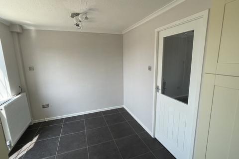 2 bedroom terraced house to rent, Gleneagles Drive, Nottingham, NG5