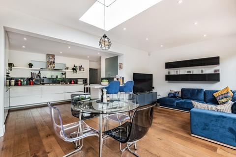 3 Guibal Road, London, SE12 9LY
