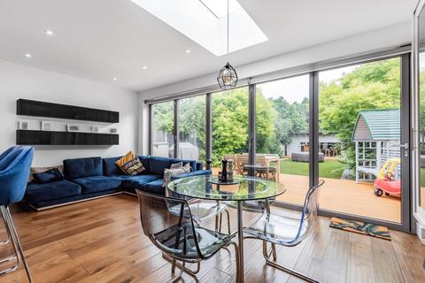 3 Guibal Road, London, SE12 9LY