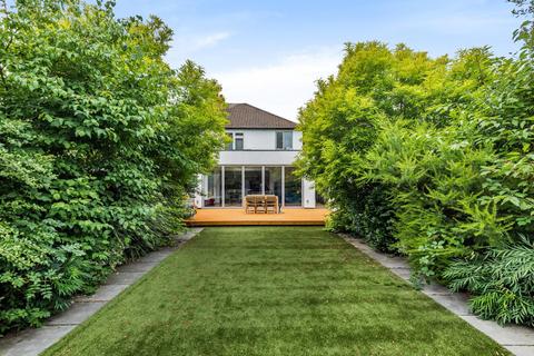 3 Guibal Road, London, SE12 9LY