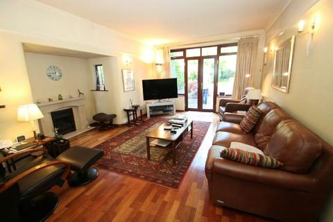 268 Brooklands Road, Manchester, M23 9HD