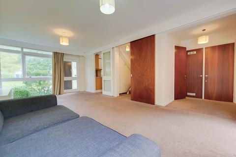 5 Corner Green, London, SE3 9JJ