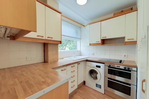 5 Corner Green, London, SE3 9JJ