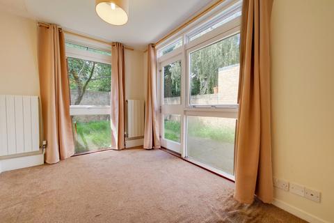 5 Corner Green, London, SE3 9JJ