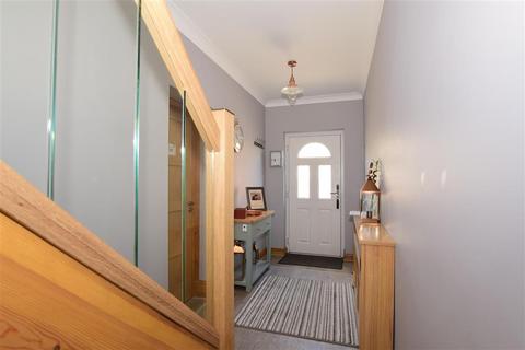 103 Lancelot Avenue, Strood, Rochester, ME2 2YX