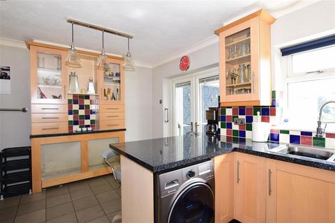 103 Lancelot Avenue, Strood, Rochester, ME2 2YX