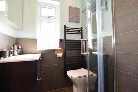 103 Lancelot Avenue, Strood, Rochester, ME2 2YX