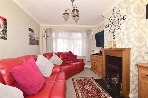 103 Lancelot Avenue, Strood, Rochester, ME2 2YX