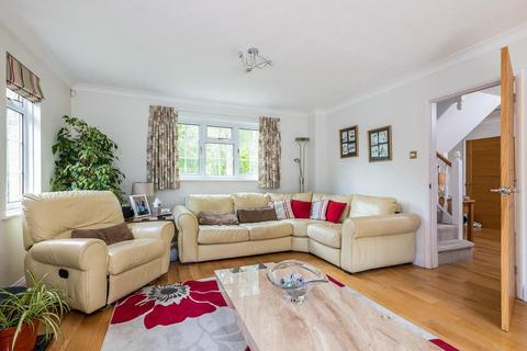 Chiltington Azalea Close, Storrington, Pulborough, RH20 3PD